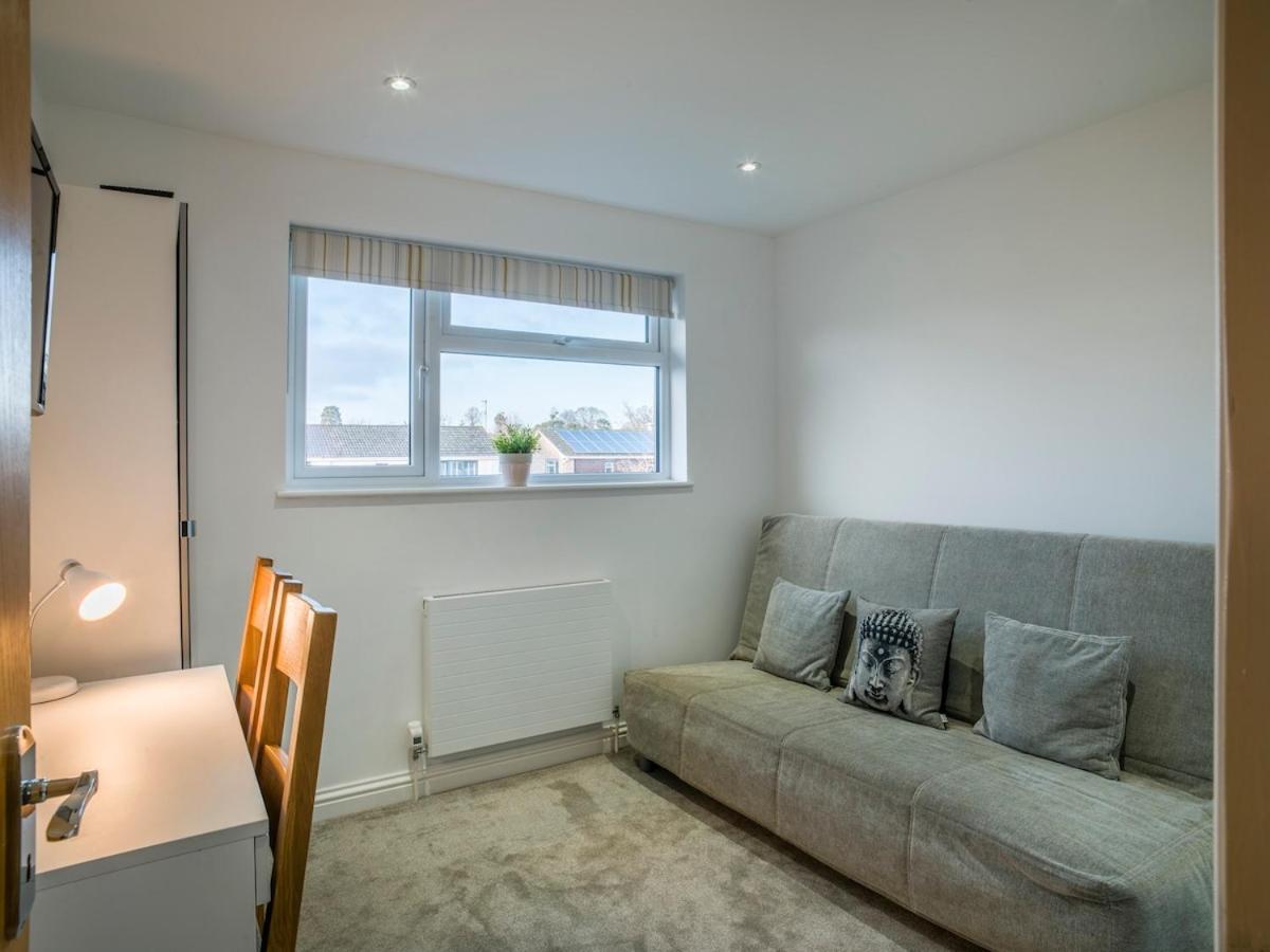 Sleek And Spacious In The Park Holiday home *