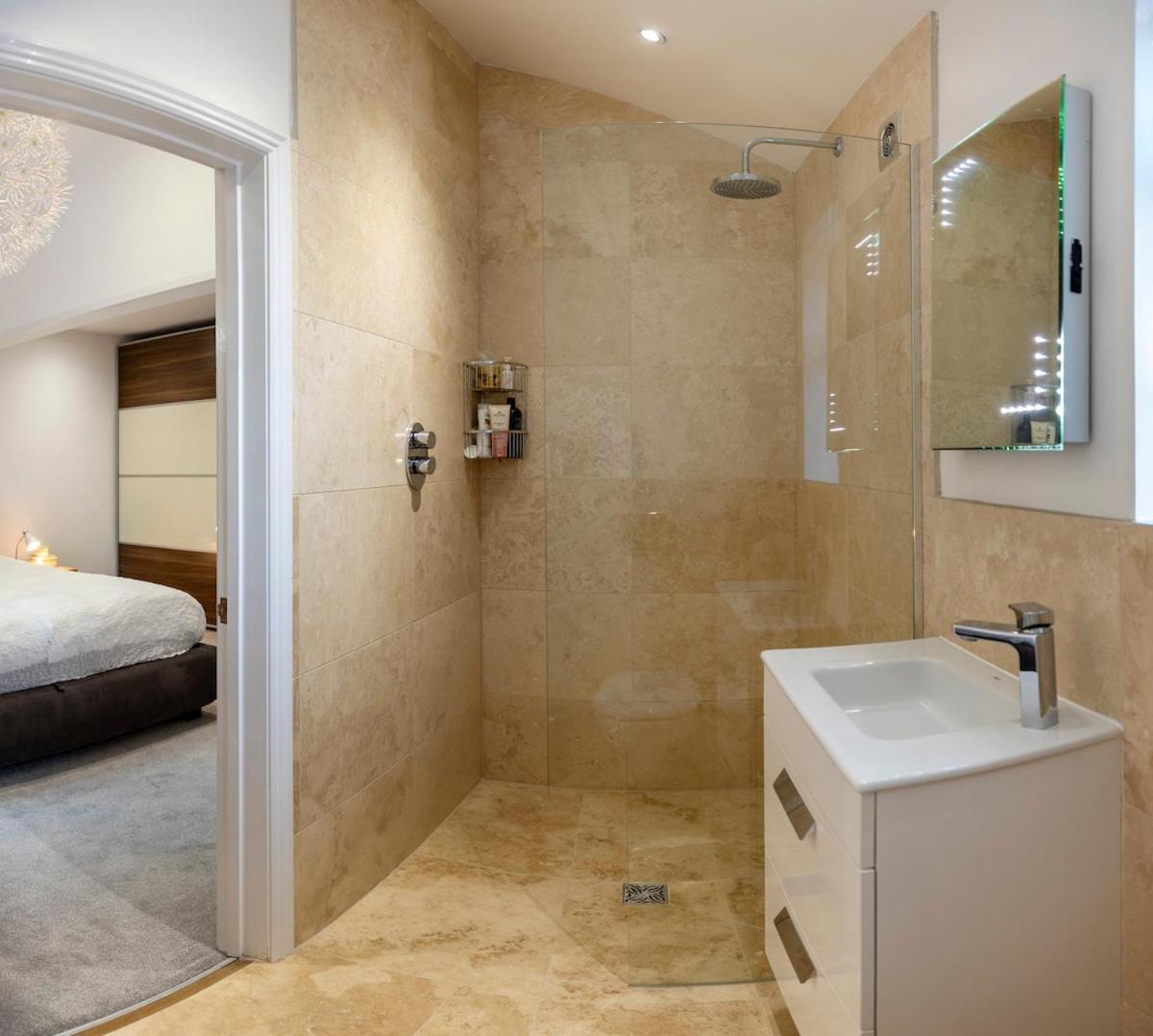 Sleek And Spacious In The Park * Cheltenham